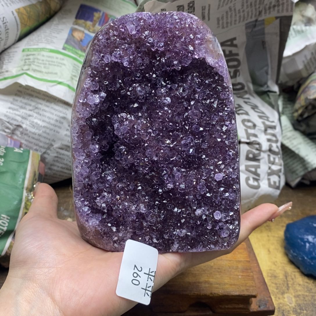 紫晶乌拉圭未镶嵌