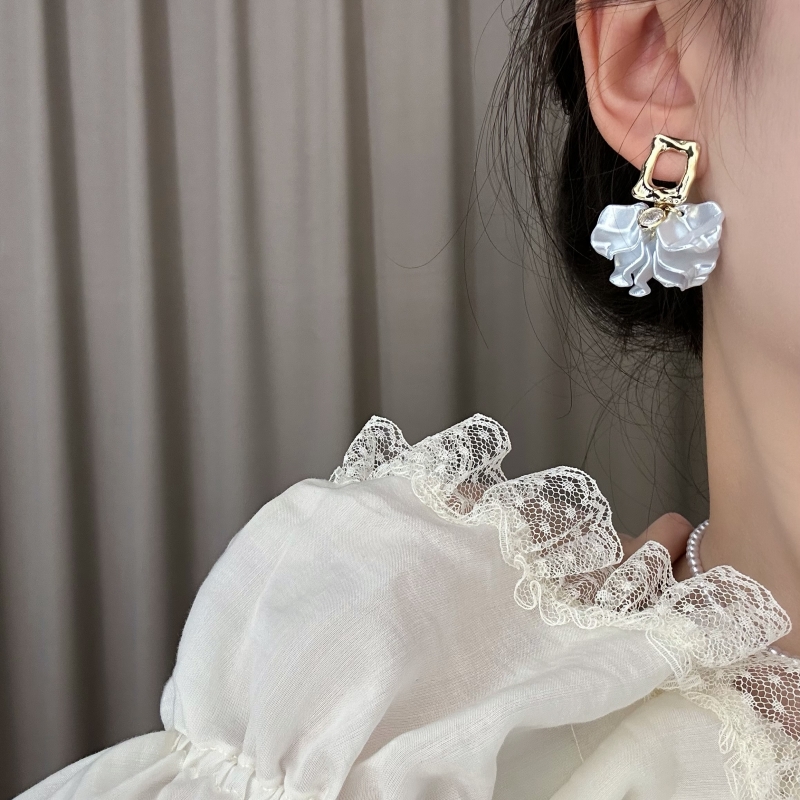 铜合金亚克力耳饰 【么么专属】静谧温柔淡蓝花朵耳环 银针甜美耳饰
