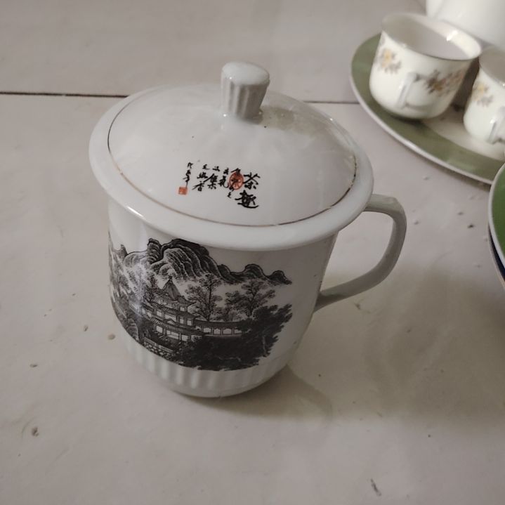 盘陶瓷盘子碗啥都有