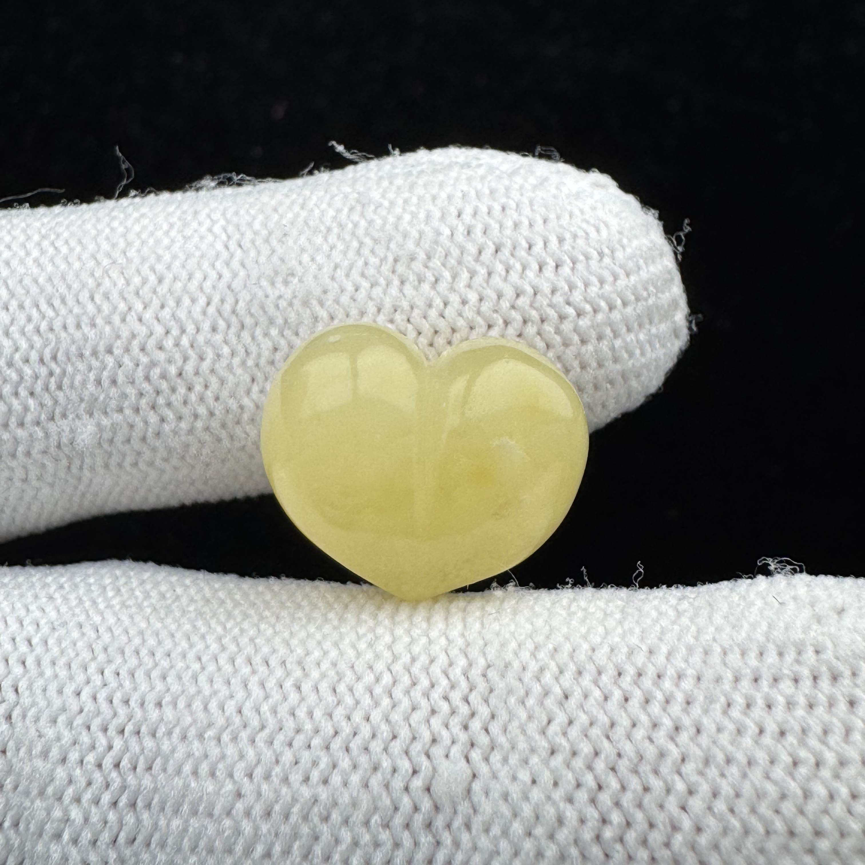 M4688天然蜜蜡爱心 16.2*13.5mm支持鉴定 假一罚四