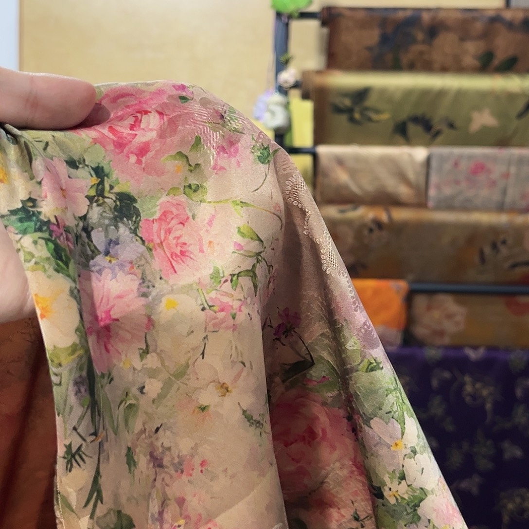 蚕丝2m不退换谢谢理解哦