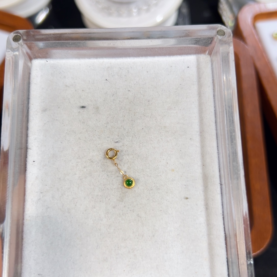 ****y翡翠18K金镶嵌颈饰