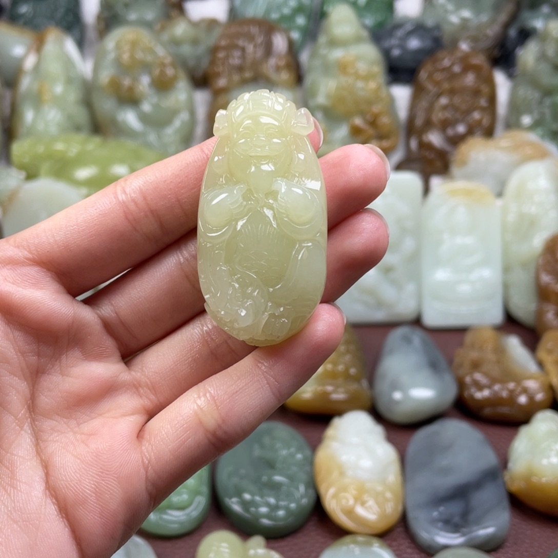 和田玉未镶嵌颈饰