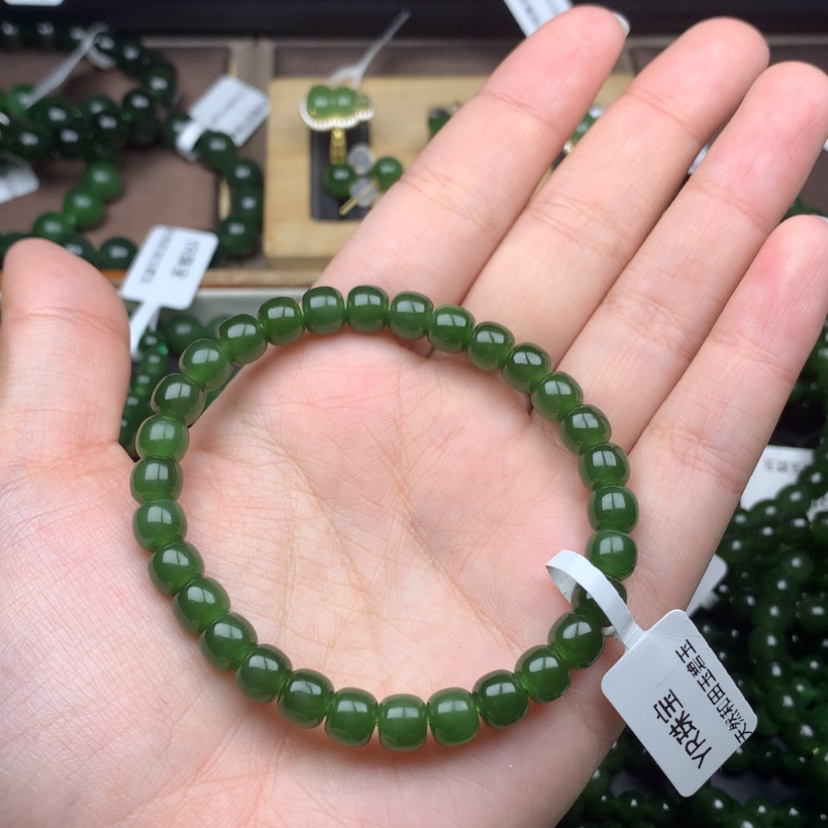 【闪购商品】未镶嵌手串和田玉（碧玉）步***?