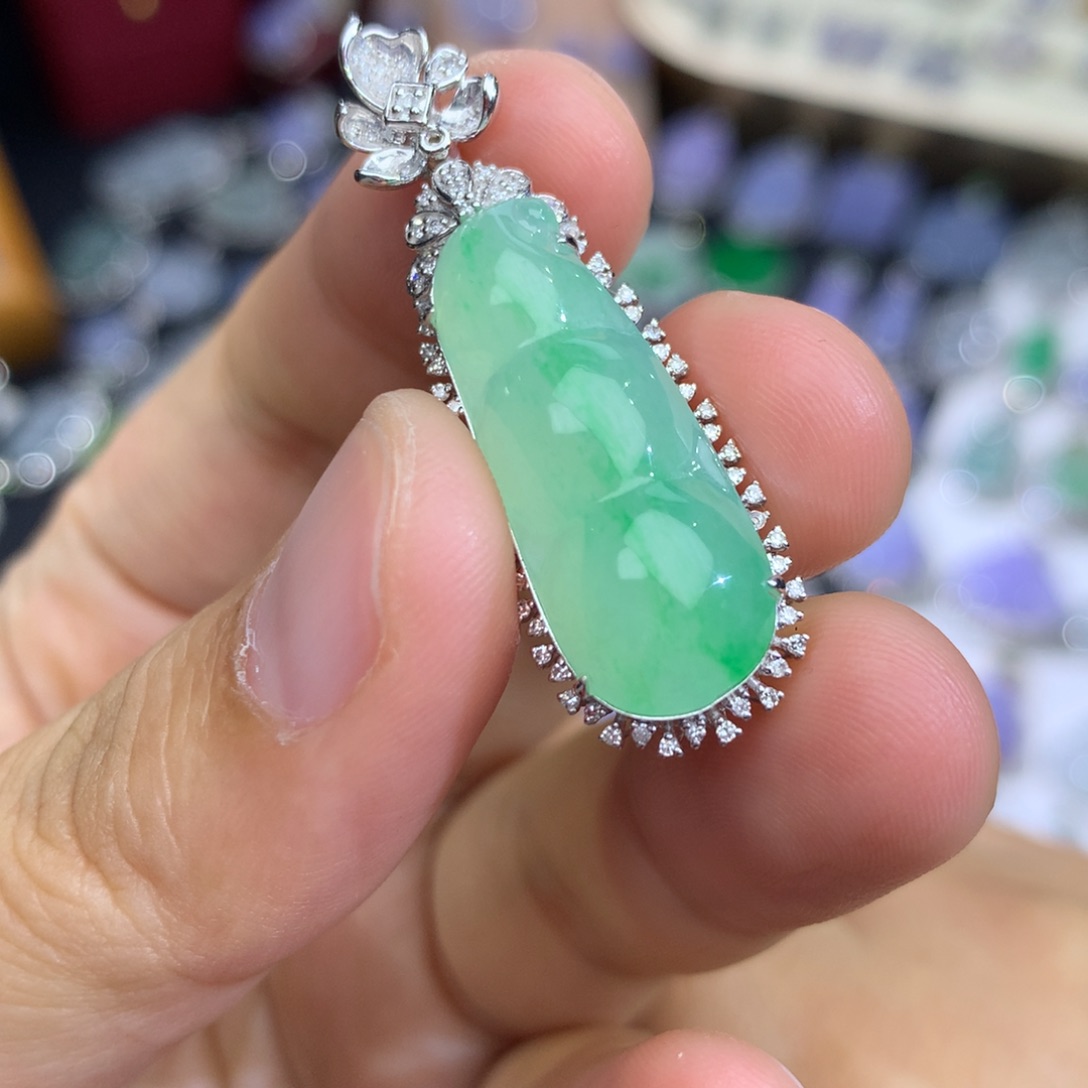 翡翠18K金镶嵌吊坠(不含链)签收后48小时鉴赏期