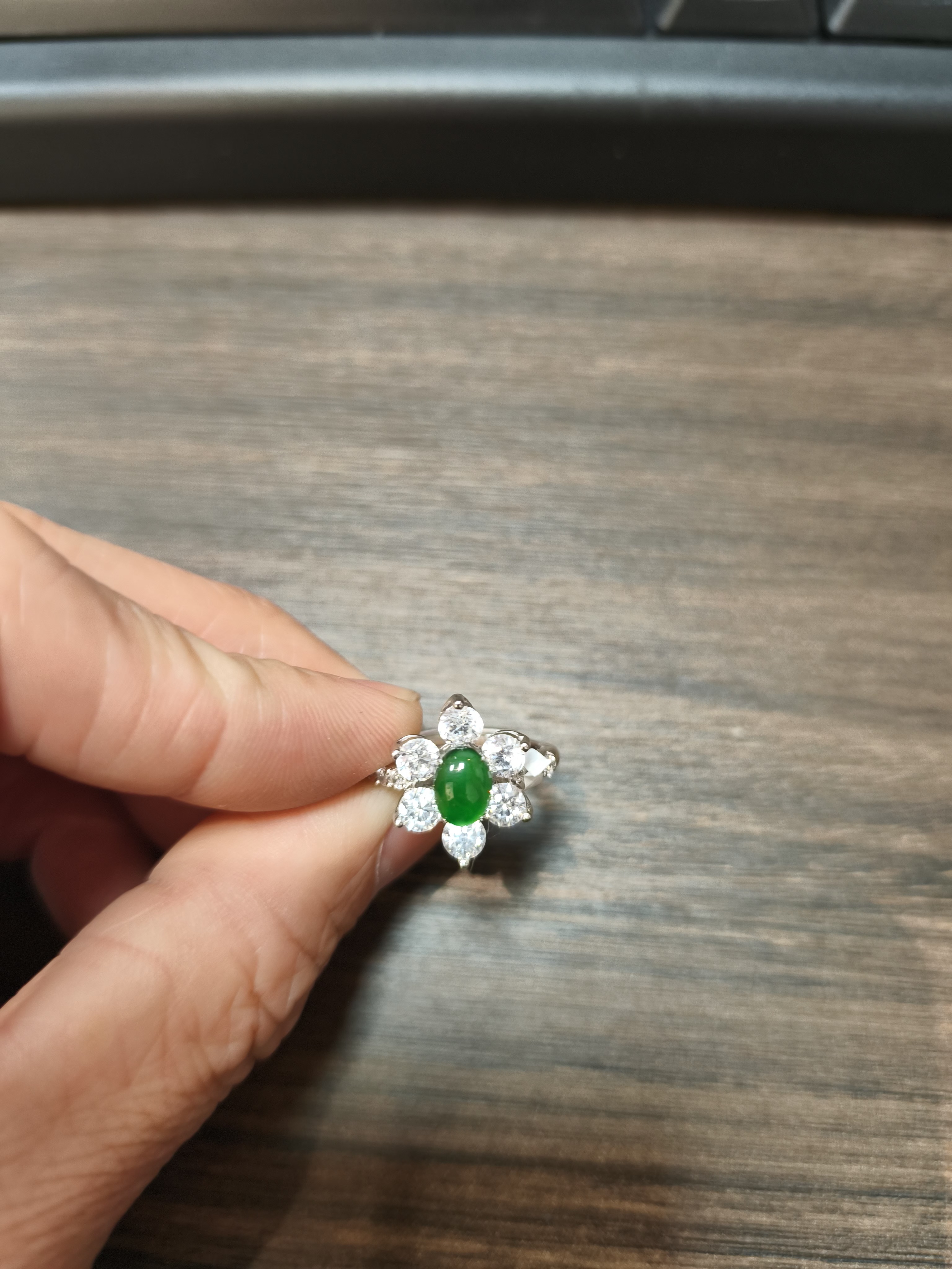 天然A货翡翠六镶椭圆蛋面戒指1-61752-多样性发货