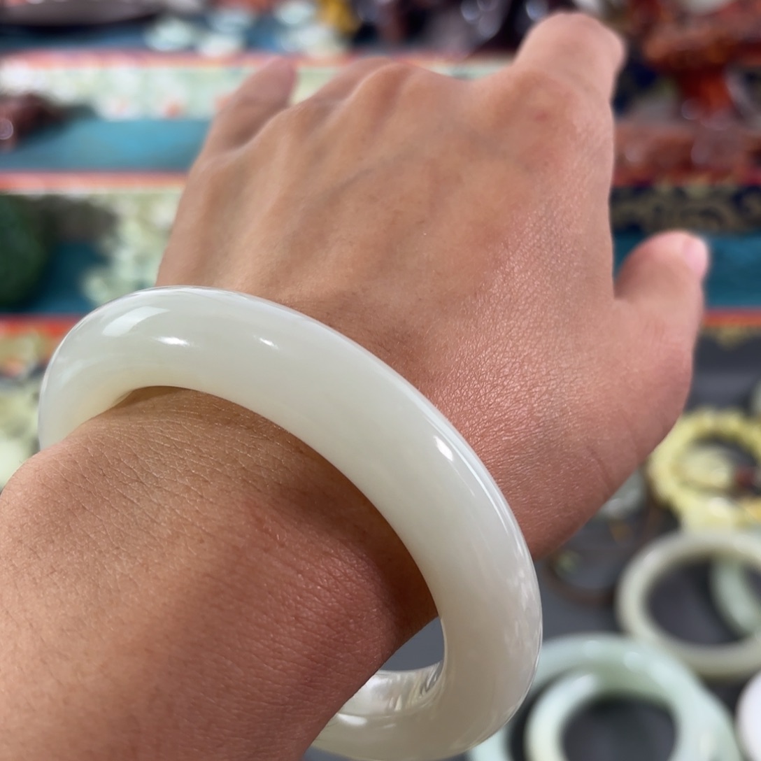 手链未镶嵌和田玉（糖玉）巧**?