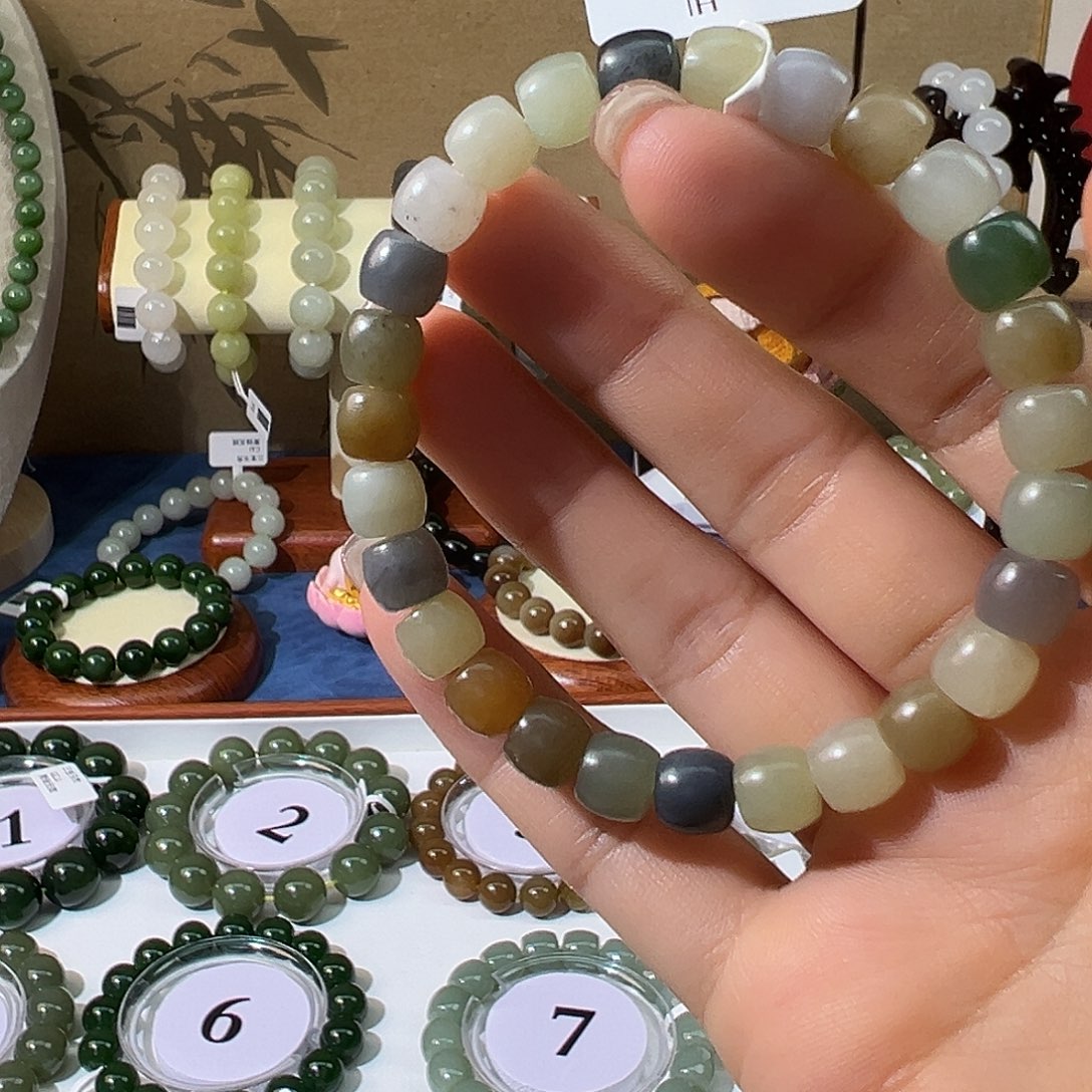 和田玉未镶嵌手串