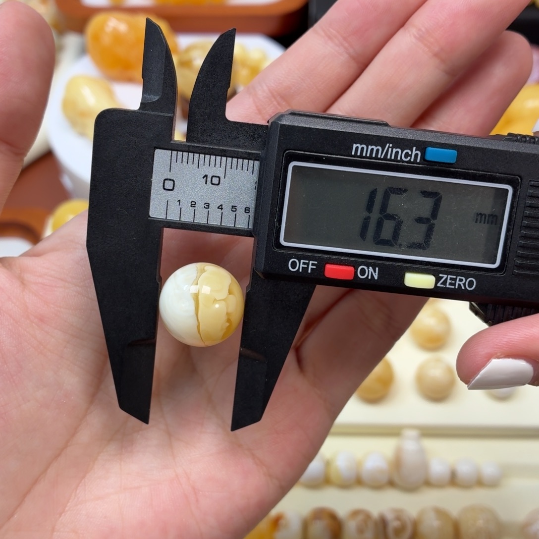 琥珀未镶嵌珠宝奇石俄料圆珠