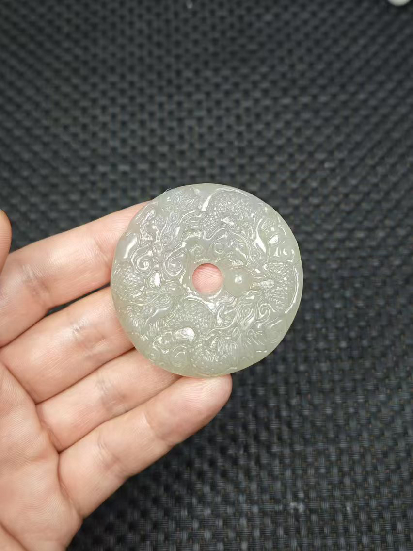 天然和田玉老料九龙平安扣2.13清货2