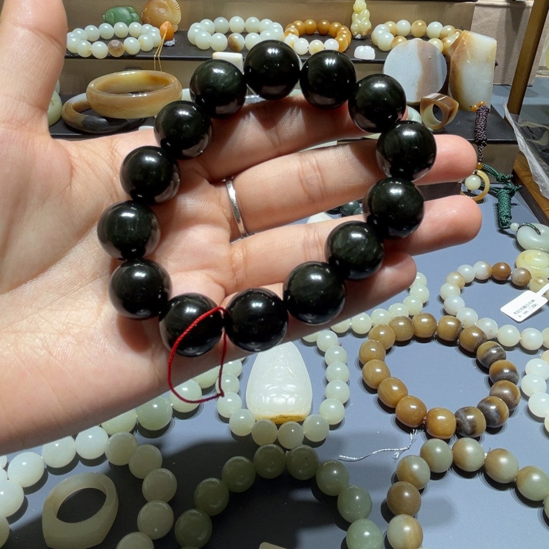 和田玉未镶嵌手串