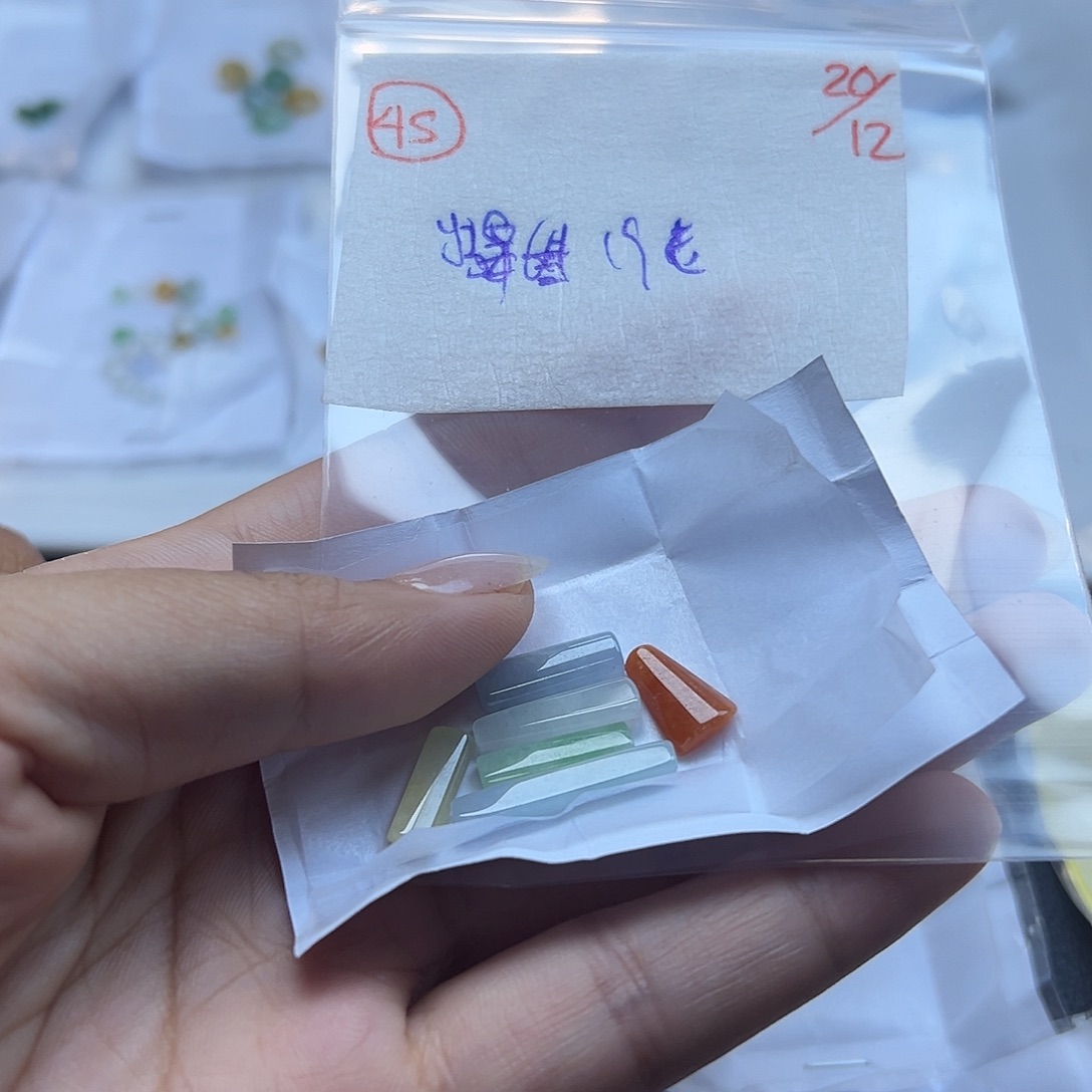 老***牛定制翡翠未镶嵌翡翠