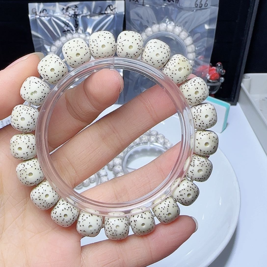 星月菩提手串青*卡11星点111