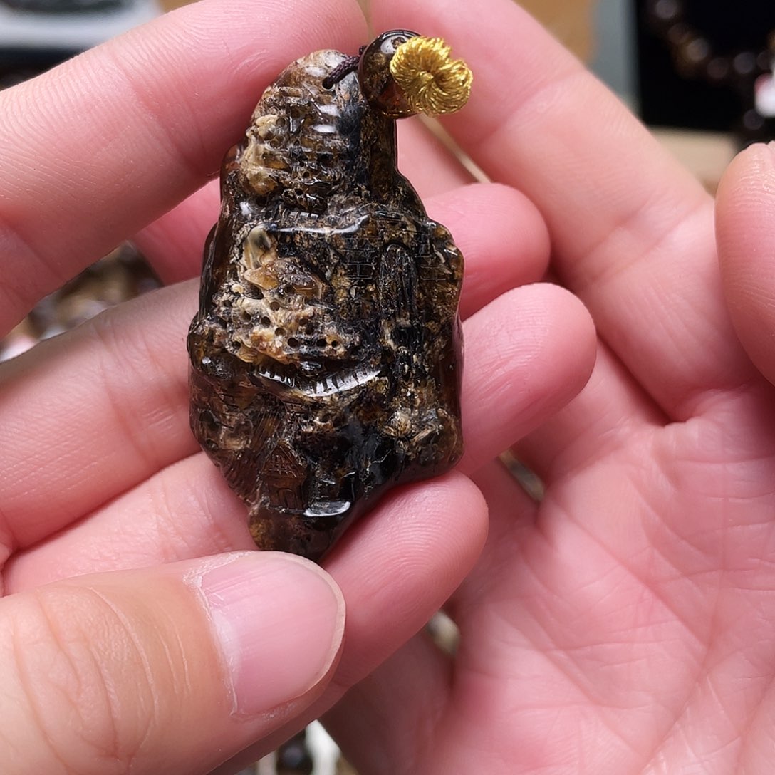 琥珀裸石未镶嵌大