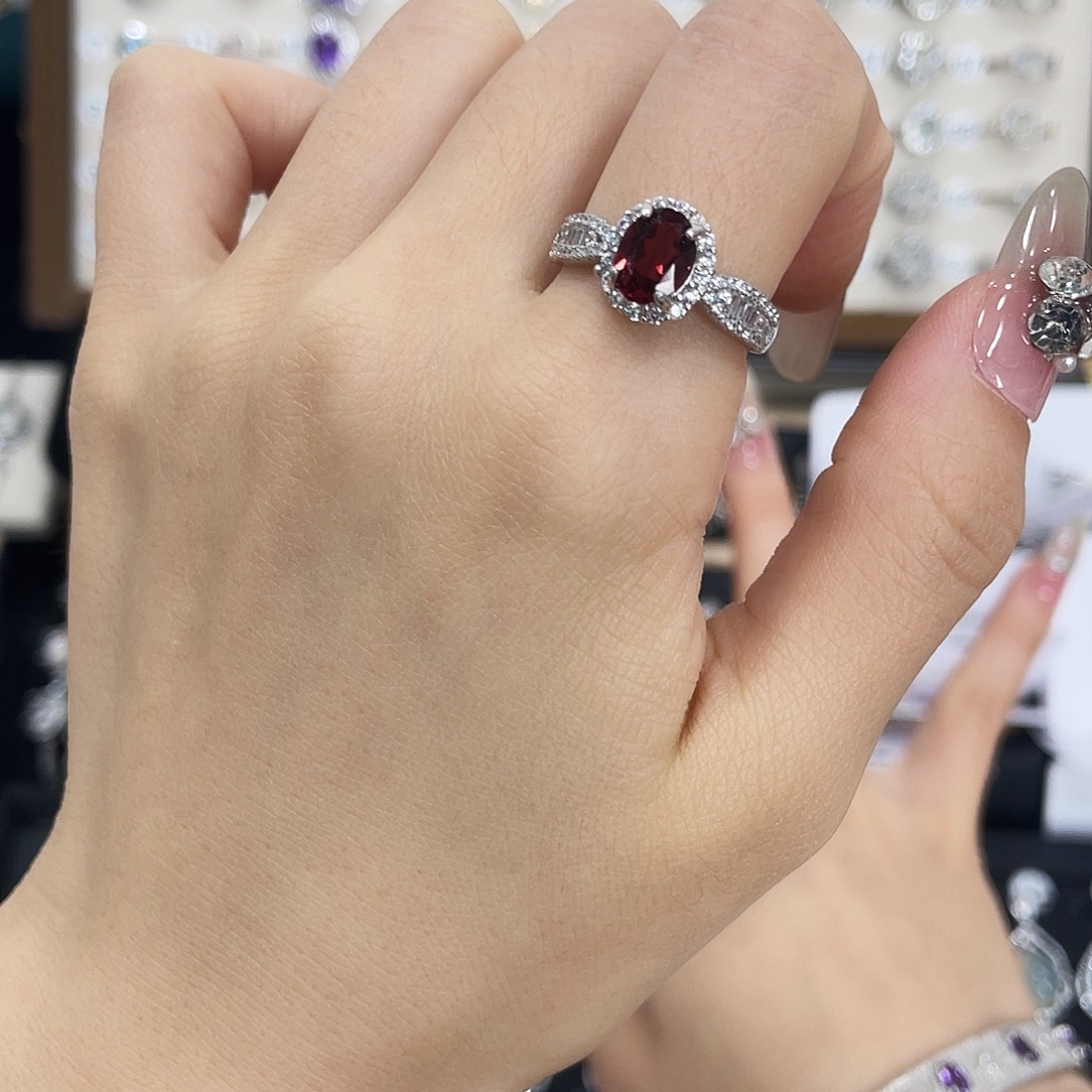 ****石榴石银S925镶嵌戒指