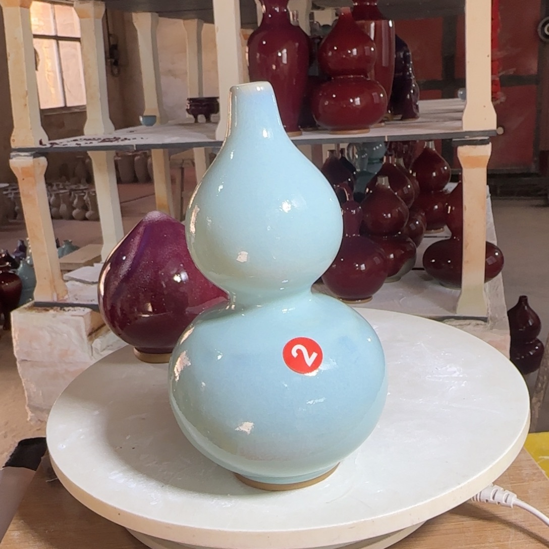 瓷片参与竞赛，零米起拍价高者得