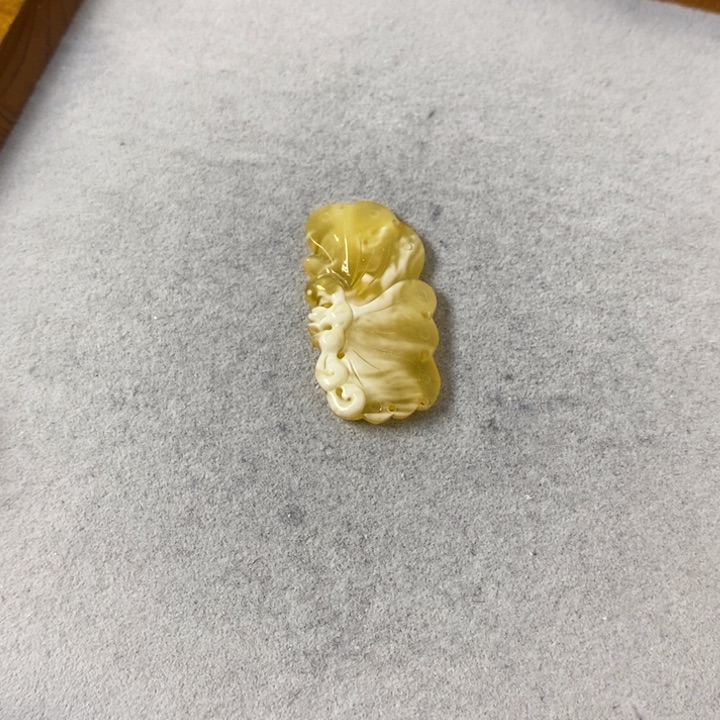 蜜蜡裸石未镶嵌吊坠