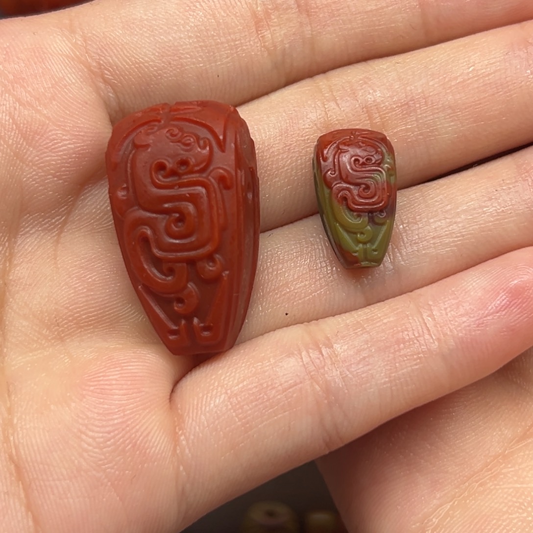 曹***强南红玛瑙未镶嵌配饰