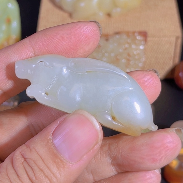 和田玉（糖玉）颈饰未镶嵌云****石