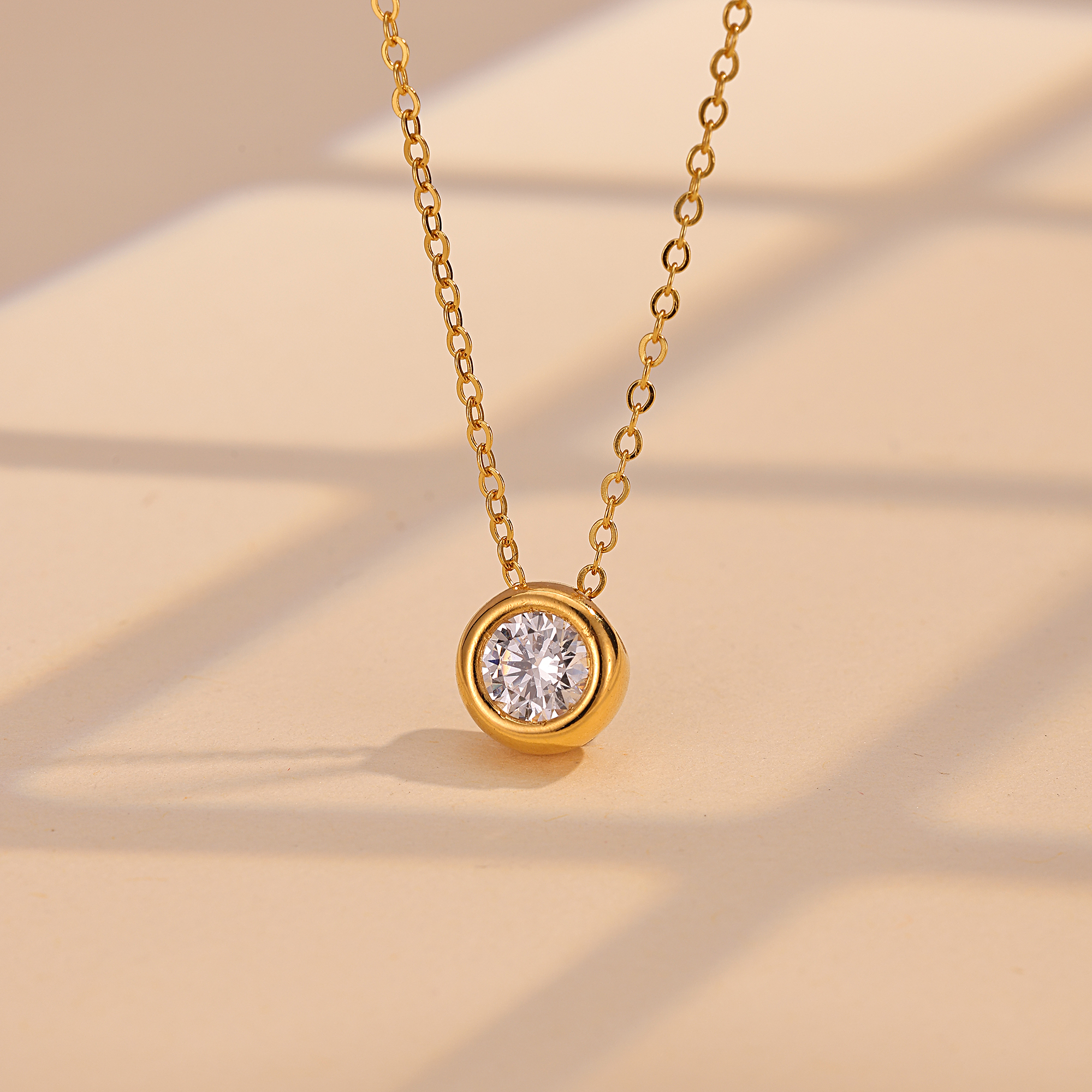 12期免息【中国黄金】足金泡泡镶钻吊坠金色锁骨链赠银链