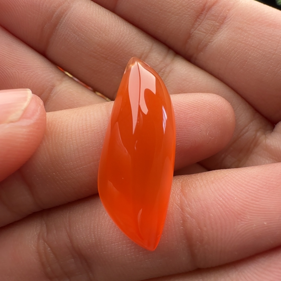 南红玛瑙未镶嵌冰红随型吊坠