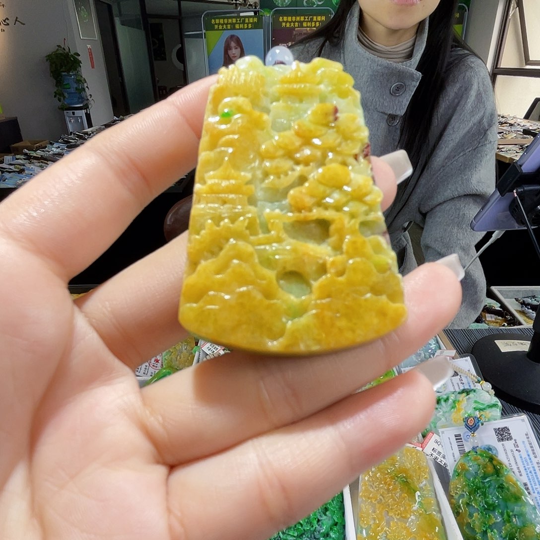 颈饰未镶嵌翡翠一