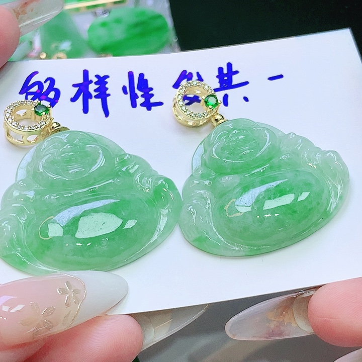 翡翠未镶嵌颈饰多样性发其一