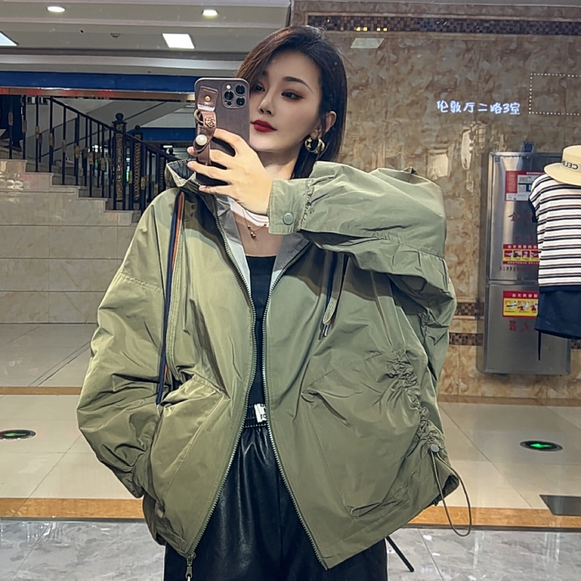 常规短外套女风衣保暖情侣连帽秋季纯色落肩袖运动夹克冲锋衣