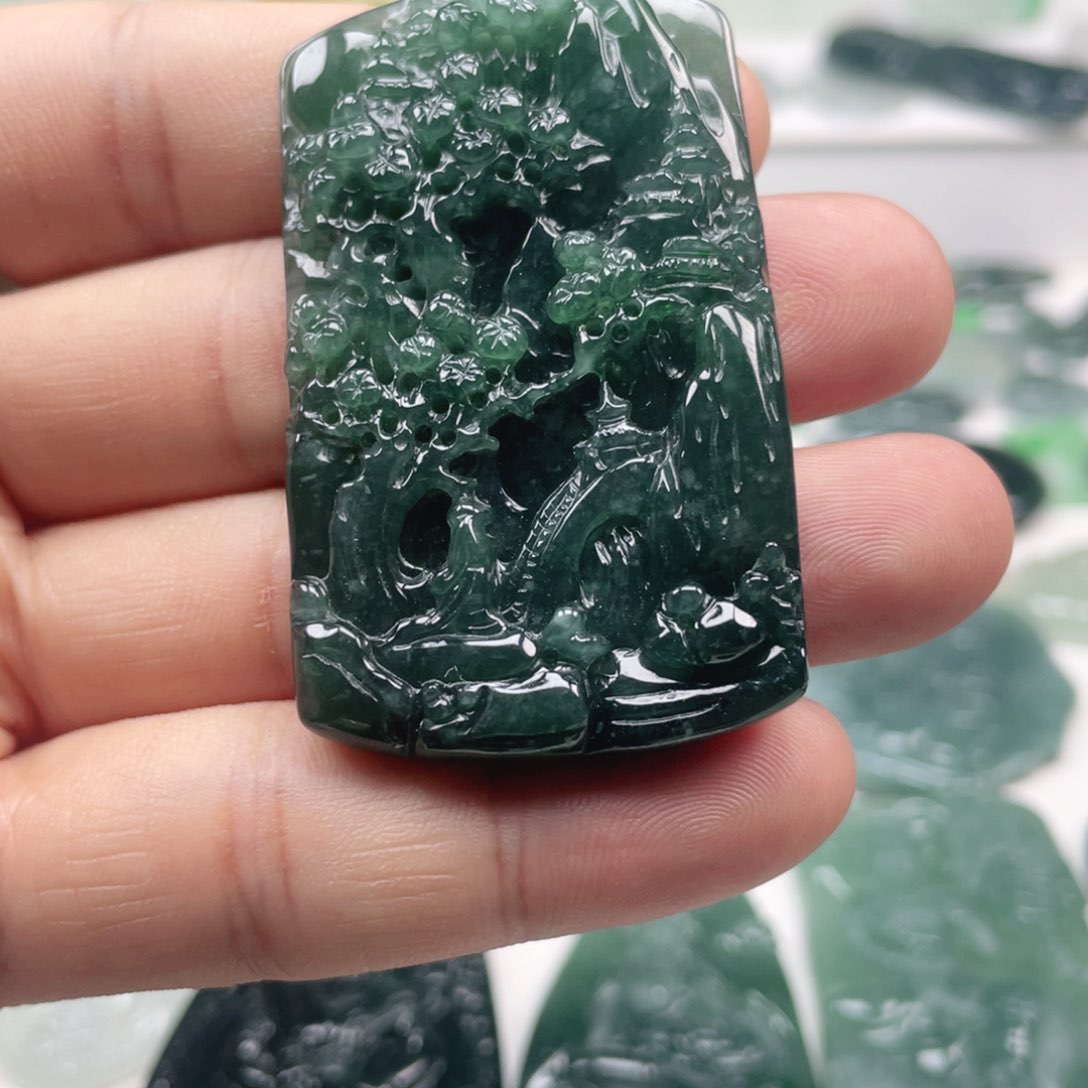 翡翠颈饰未镶嵌山水-3