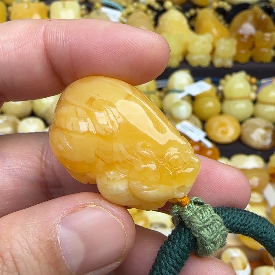 蜜蜡套链未镶嵌8.7克天然焦皮料蜜蜡貔貅吊坠