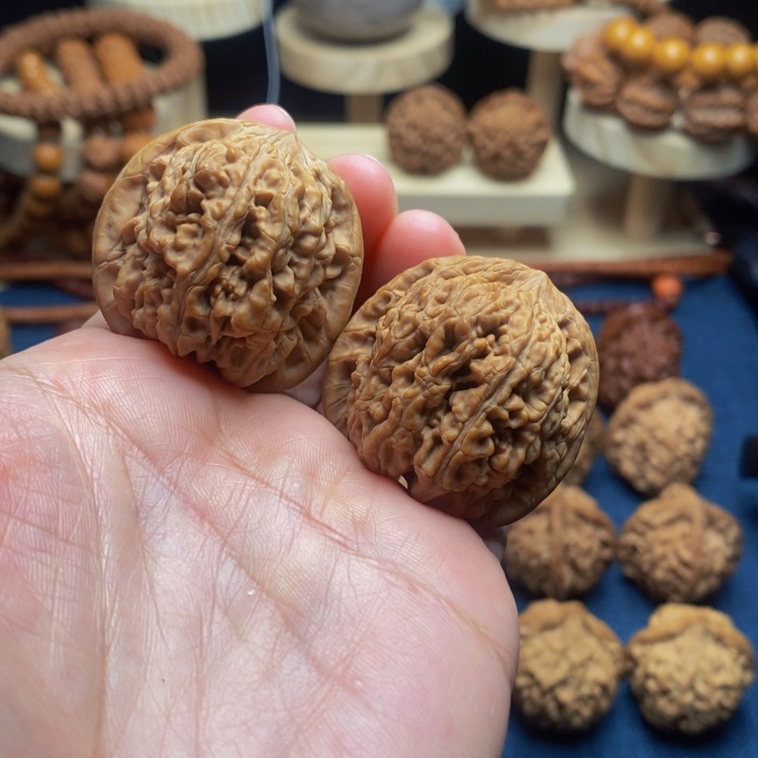 吊坠桃核梧****/野生血麒麟37