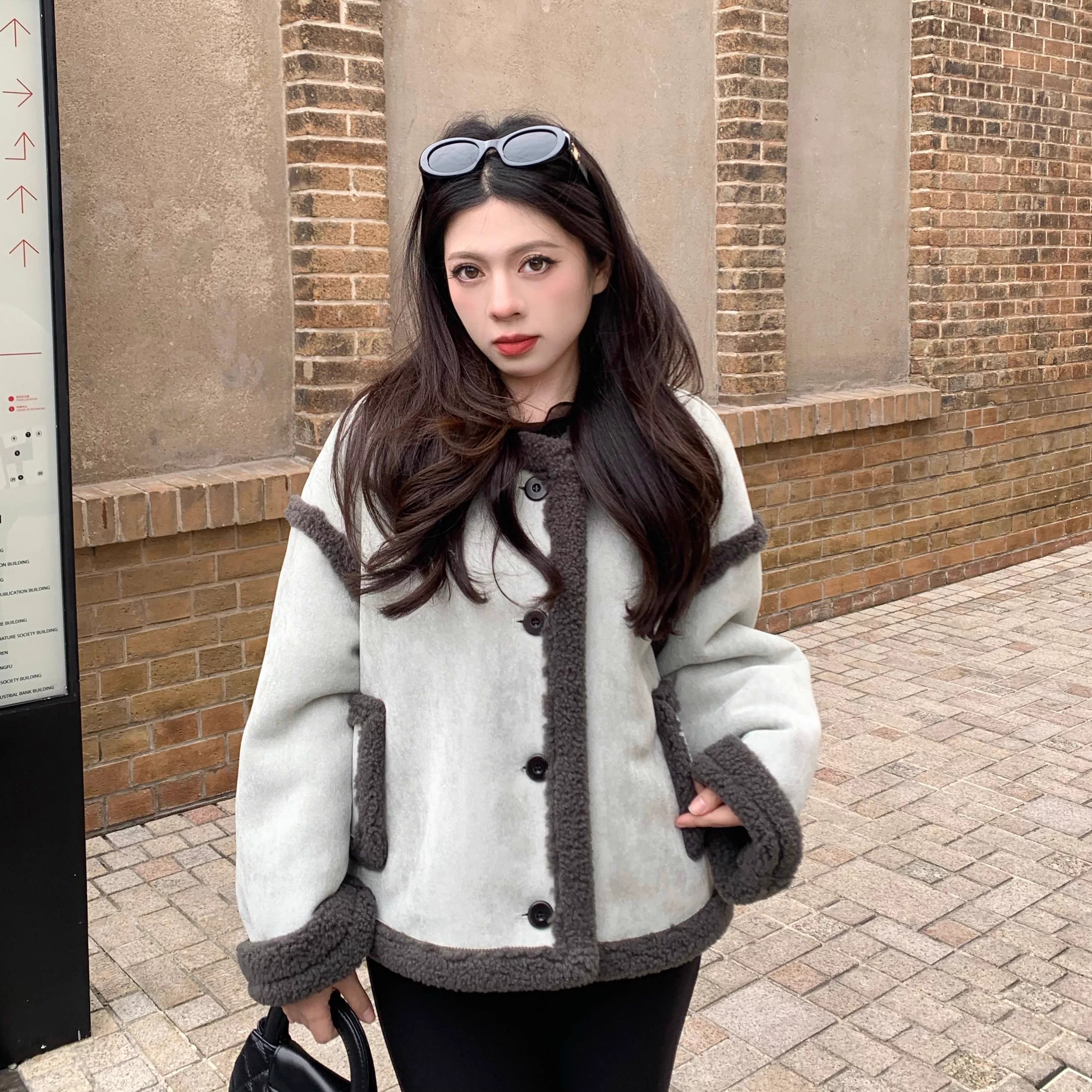 LARGE EYE 薄巧奶蓝 小个子麂皮绒皮毛一体外套拼接撞色毛领保暖