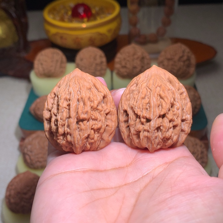 文玩核桃把件小虎头