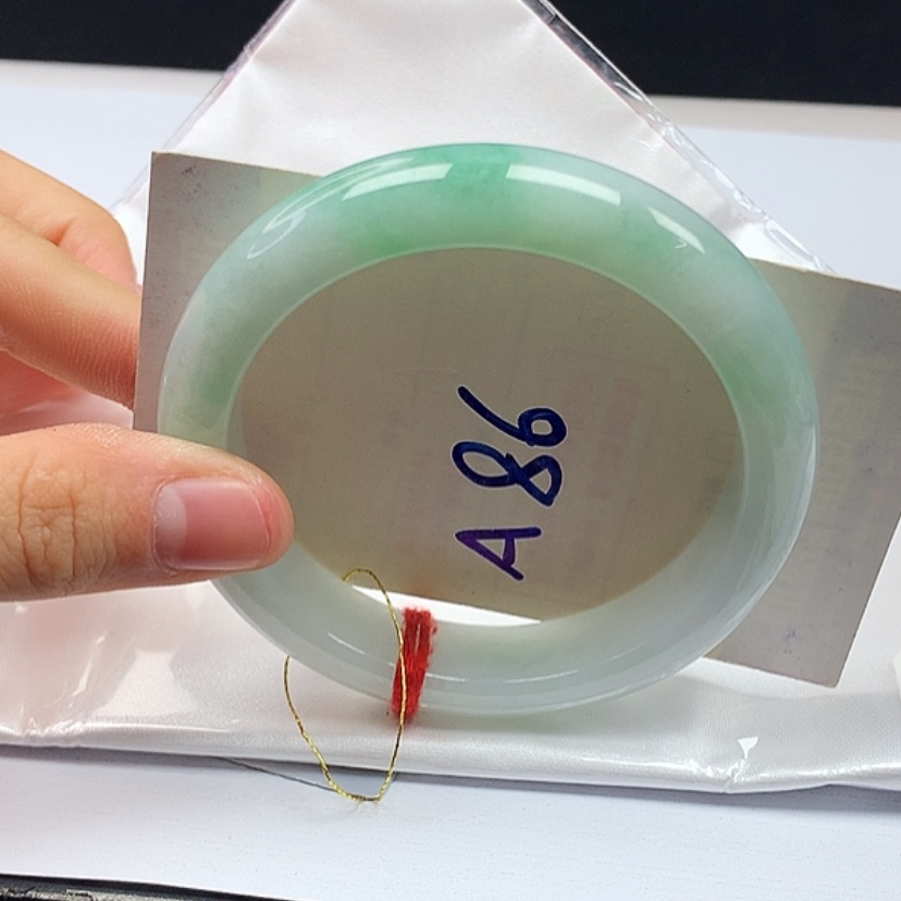 【闪购商品】翡翠手镯未镶嵌天然缅甸a货手镯56+