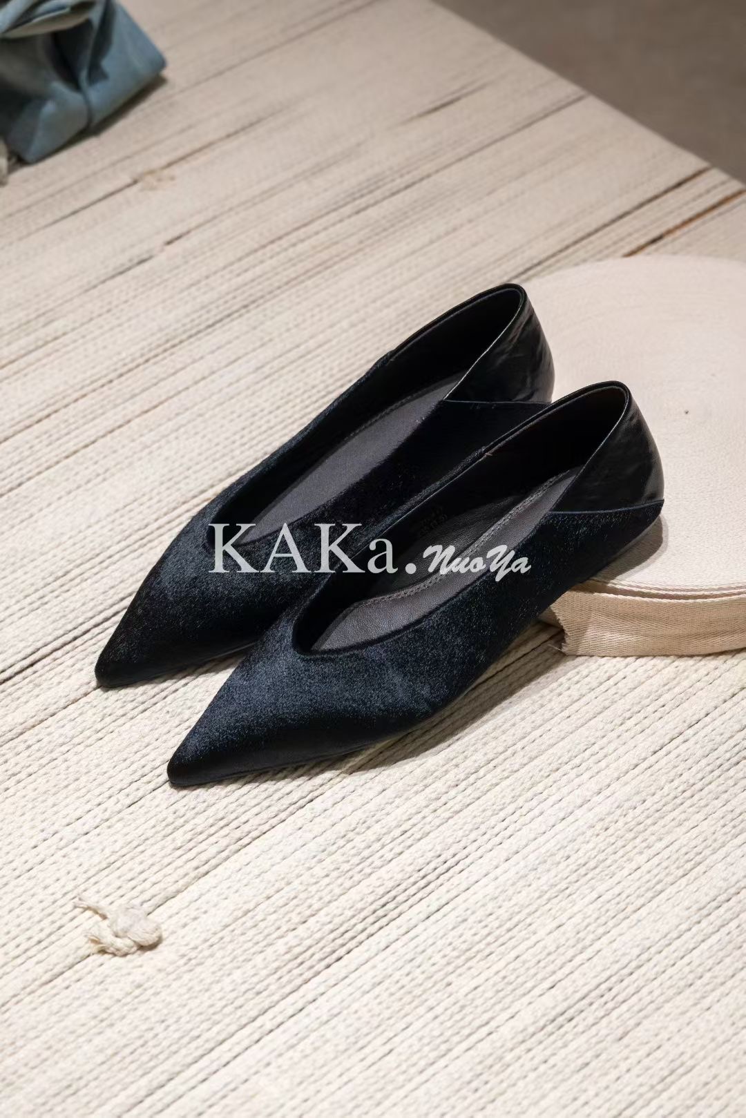 KAKA NUOYA  2417   时尚复古尖头软底单鞋