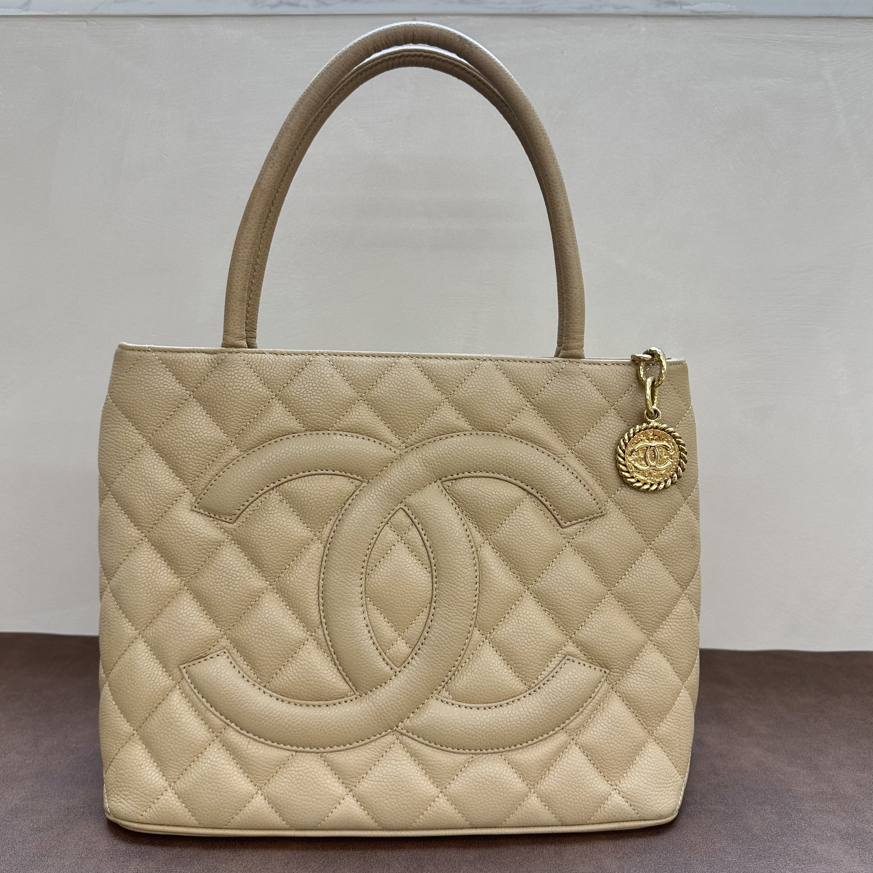 95新 Chanel/香奈儿 鱼子酱希尔顿奶茶色单肩包