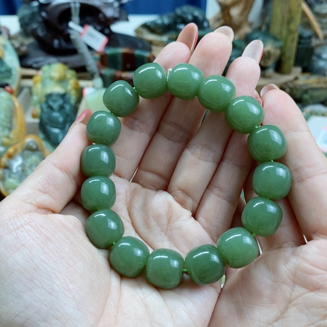 透闪石质玉手链未镶嵌小*菜