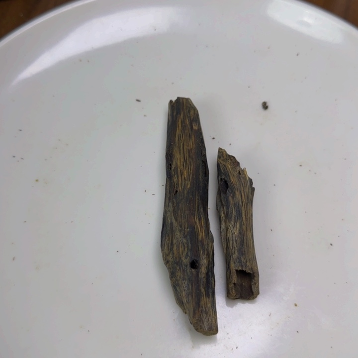 老***恭沉香沉香碎屑蓝宝石虫漏花果香