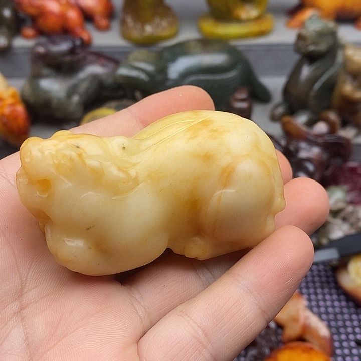 未镶嵌蛇纹石玉颈饰