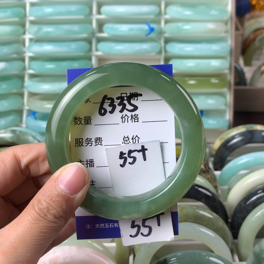 蛇纹石玉手镯未镶嵌6335