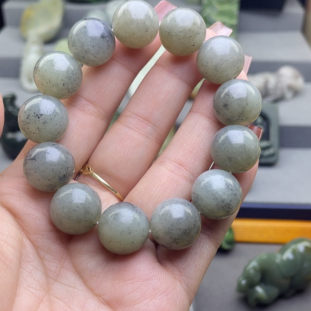 能***哥和田玉未镶嵌颈饰