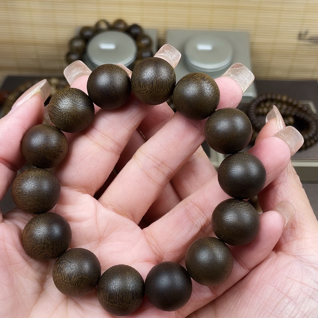 1***2手串沉香越南芽庄白奇留疤