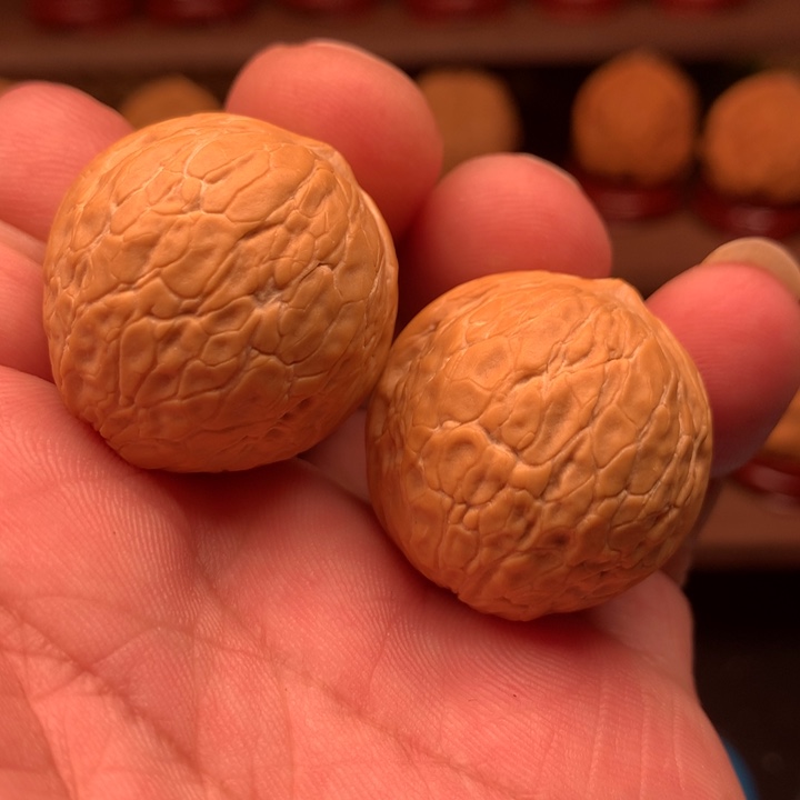 文玩核桃吊坠蛇皮球