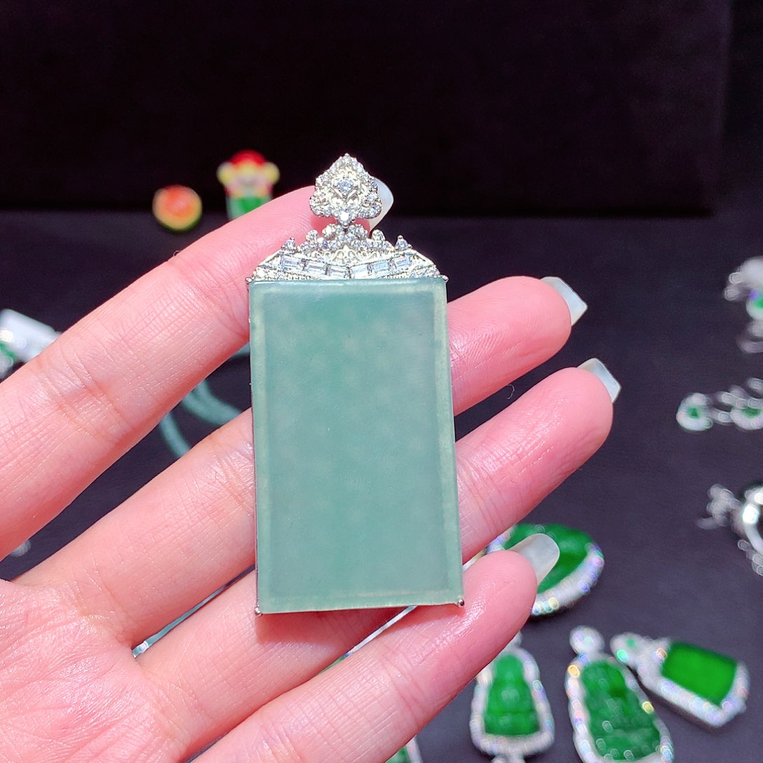 【闪购商品】翡翠吊坠(不含链)未镶嵌