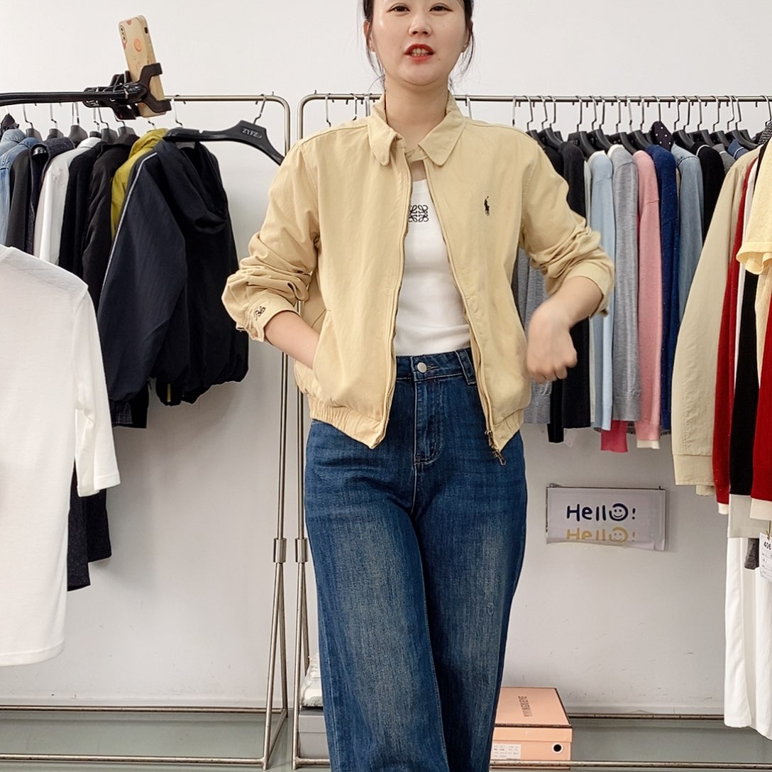 L码驼色外套120斤内