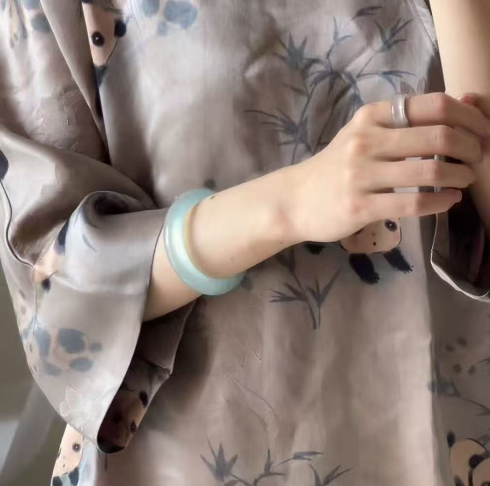  时尚女款高端美人饰品镯 
