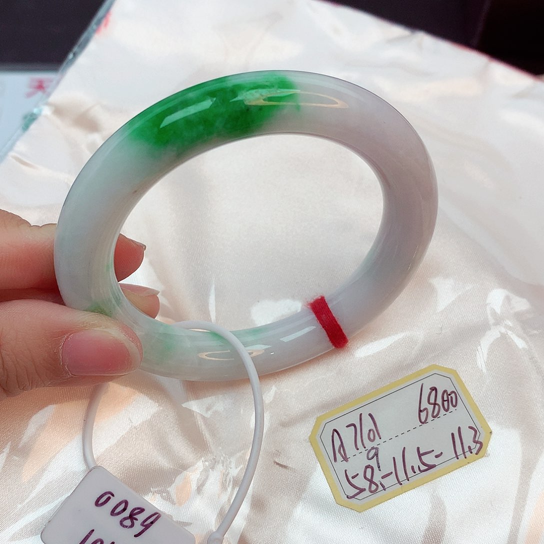 翡翠未镶嵌手镯c****、缅甸翡翠