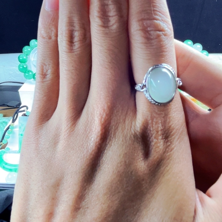 石英质玉戒指未镶嵌