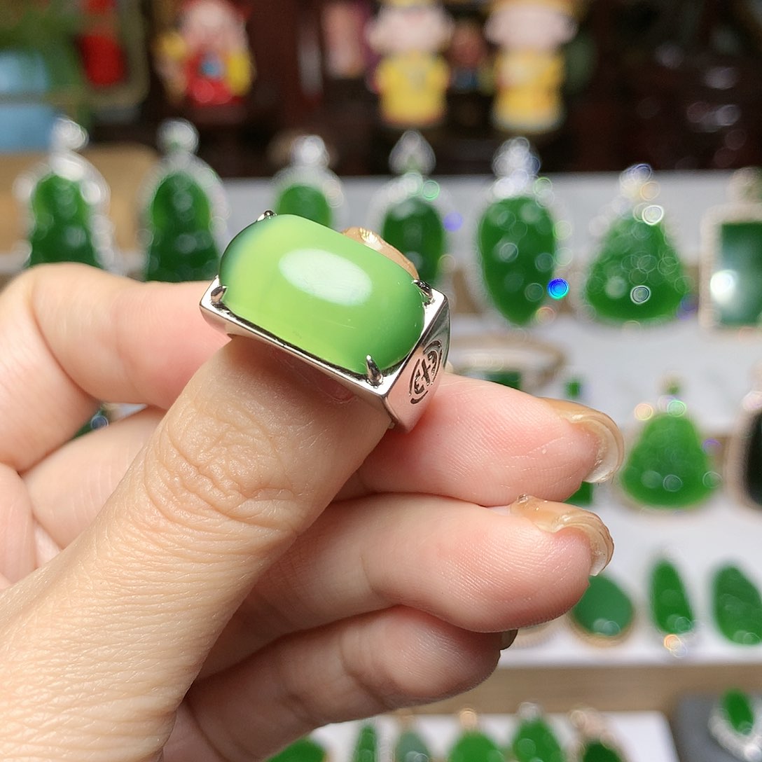 未镶嵌戒指和田玉（碧玉）值*