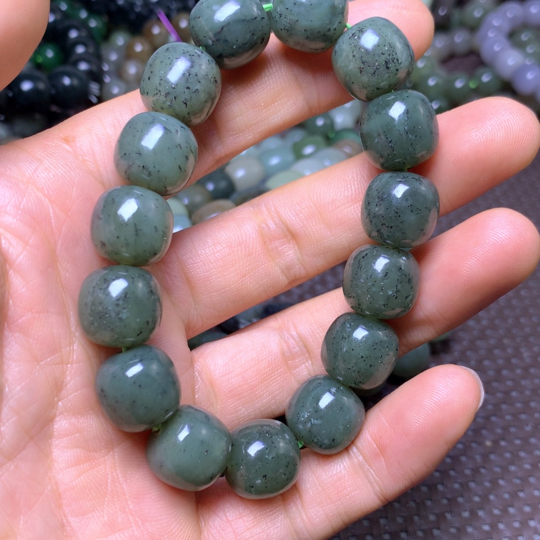 和田玉未镶嵌手串